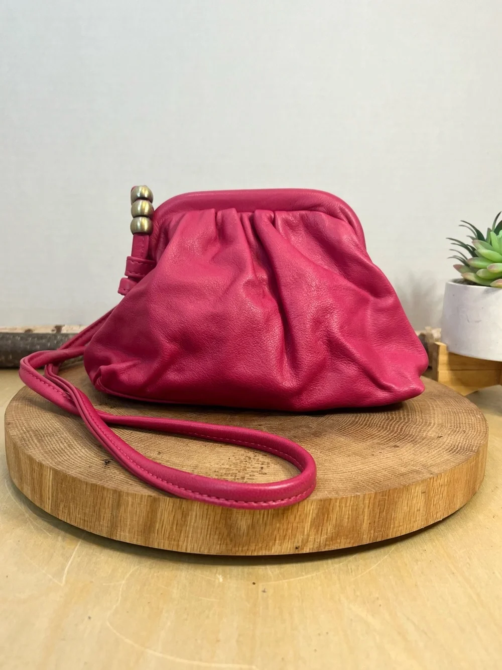HOBO Adalyn Hot Pink Leather Kisslock Small Frame Crossbody Bag EUC